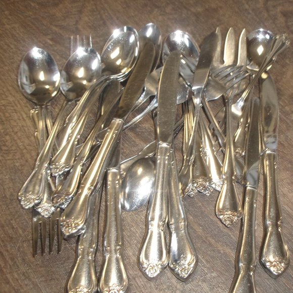 Lot 31 pieces 1881 Rogers stainless silverware Arbor True Rose serving pieces